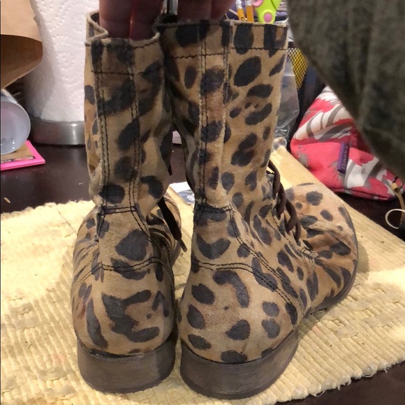 Steve Madden troopa L leopard print combat boots - Picture 2 of 10